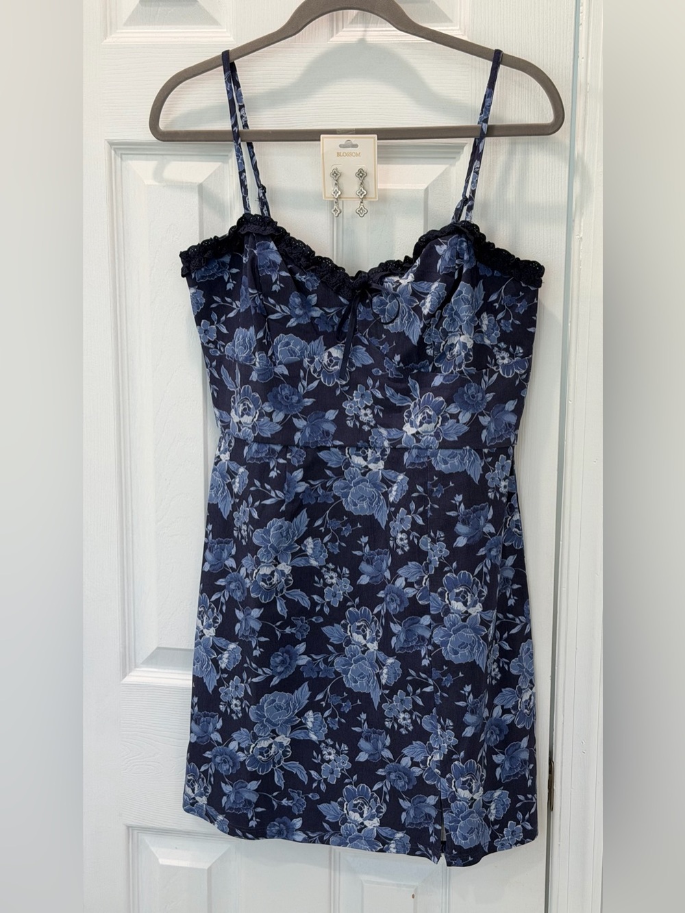 Francesca's Collections Navy & Blue Floral Lace-Trim Dress& earnings
